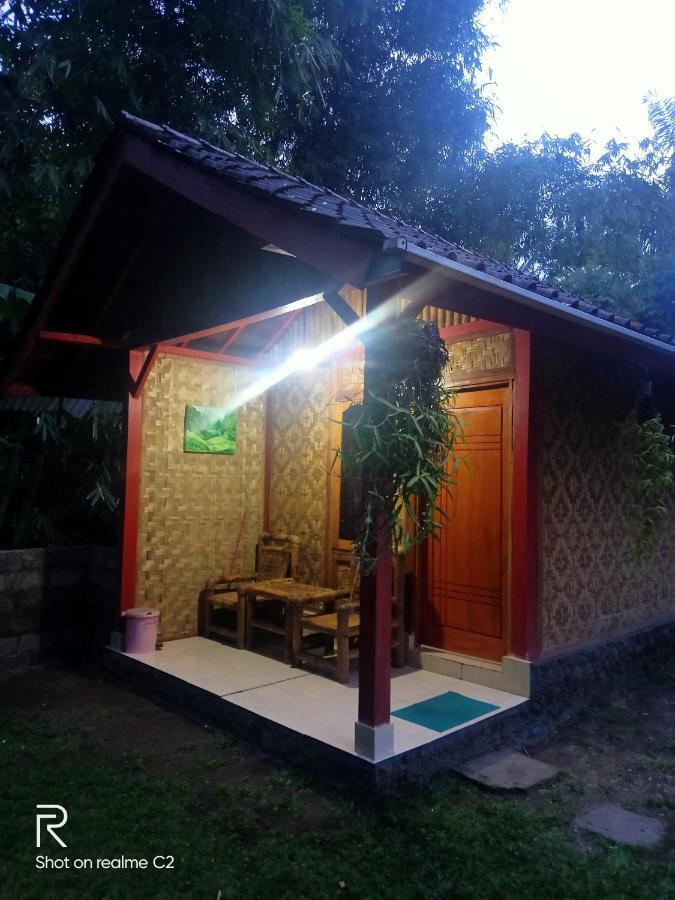 Tereng Wilis Jungle Inn เตเตบาตู ภายนอก รูปภาพ