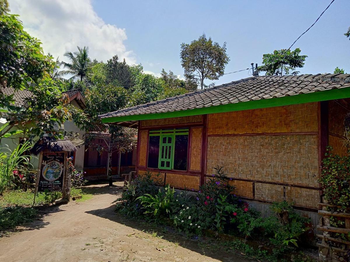 Tereng Wilis Jungle Inn เตเตบาตู ภายนอก รูปภาพ