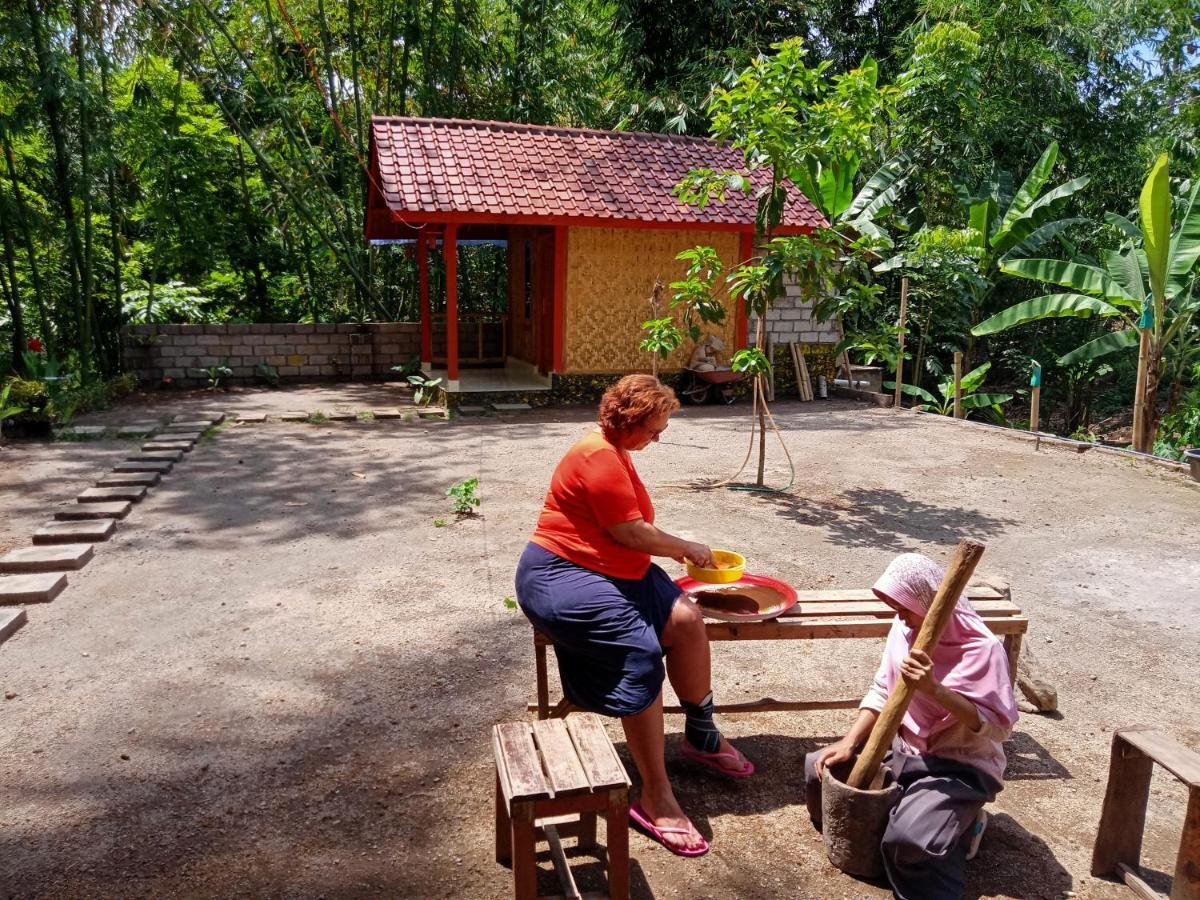 Tereng Wilis Jungle Inn เตเตบาตู ภายนอก รูปภาพ