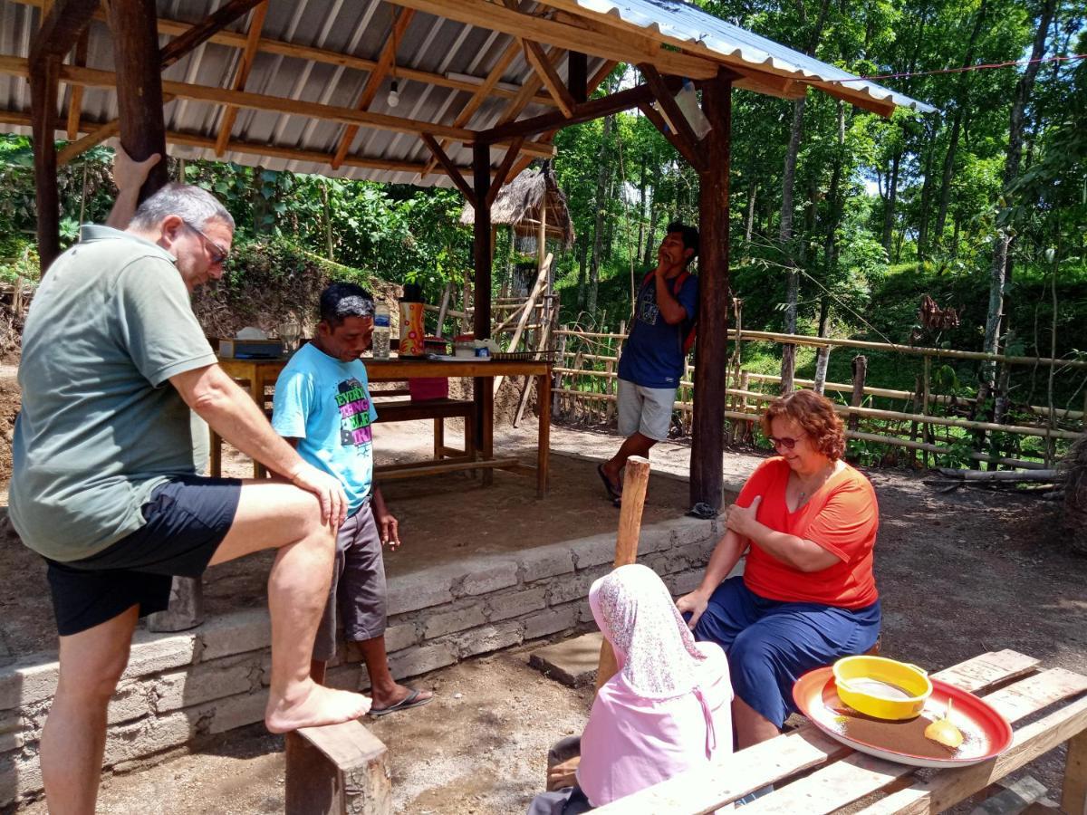 Tereng Wilis Jungle Inn เตเตบาตู ภายนอก รูปภาพ